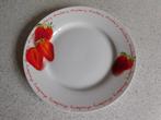 Ontbijtbord 23 cm. Aardbei PPD, Huis en Inrichting, Keuken | Servies, Gebruikt, Ophalen of Verzenden, Bord(en), Overige stijlen