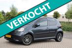 Toyota Aygo 1.0-12V + 5-Deurs l Elek Pak l Stuurbekr l NAP, Voorwielaandrijving, Gebruikt, 4 stoelen, 68 pk