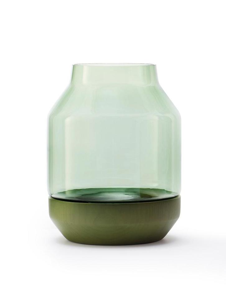 Muuto Elevated vaas, Huis en Inrichting, Woonaccessoires | Vazen, Zo goed als nieuw, Groen, Minder dan 50 cm, Overige materialen