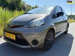 Toyota Aygo 1.0 VVT-i Now goed onderhouden 5 deurs diverse o, Voorwielaandrijving, Euro 5, Stof, Gebruikt