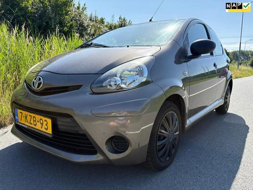 Toyota Aygo 1.0 VVT-i Now goed onderhouden 5 deurs diverse o, Auto's, Toyota, Bedrijf, Te koop, Aygo, ABS, Airbags, Metallic lak