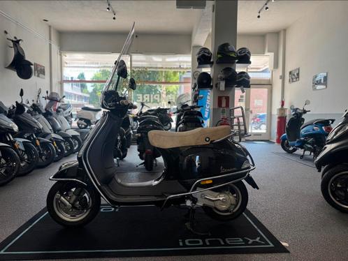 vespa lx 25|45km 4t BJ 2011 van 1e eigenaar, Fietsen en Brommers, Scooters | Overige merken, Zo goed als nieuw, Maximaal 45 km/u