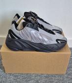 Adidas YZY 700 MNVN maat 40, Overige kleuren, Verzenden, Nieuw, Sneakers of Gympen