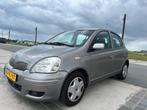 Toyota Yaris 1.0 16V Vvti 5DR Linea Terra MMT 2005 Grijs, Auto's, Toyota, Euro 5, 4 cilinders, 400 kg, 19 km/l