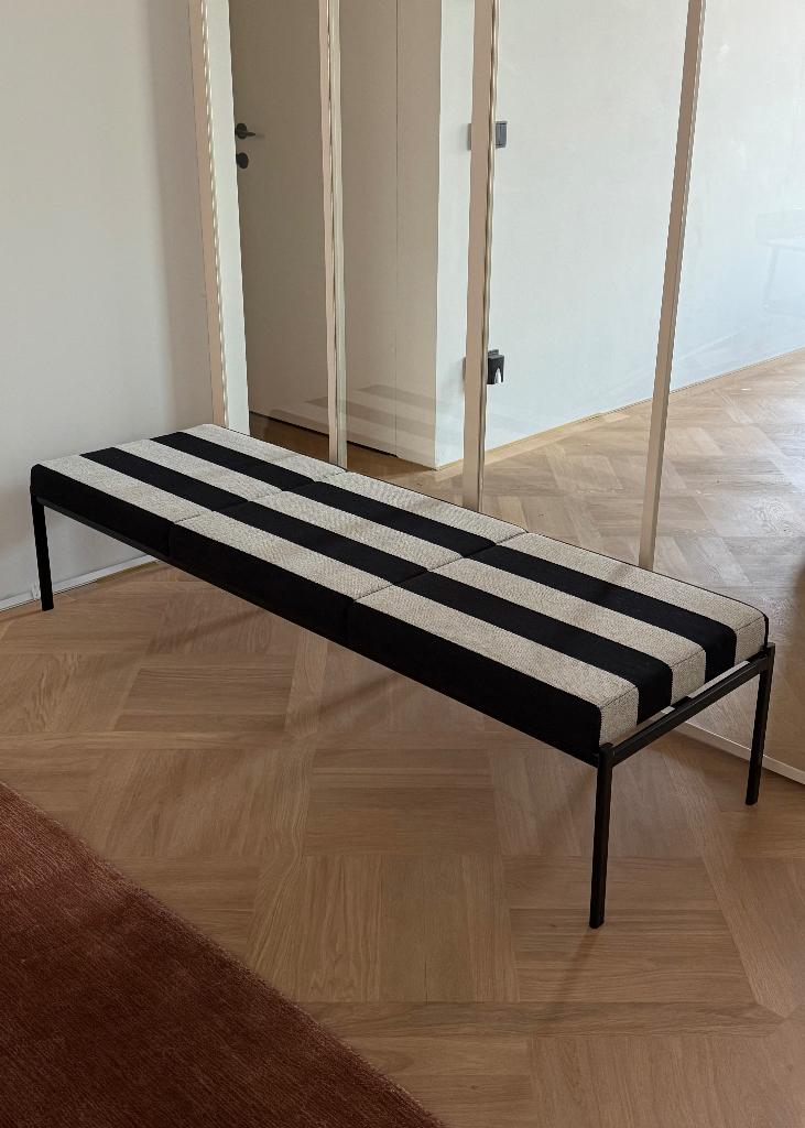Artek Kiki Bench 3-Seater, Ophalen, Minder dan 75 cm, Driepersoons, Zo goed als nieuw