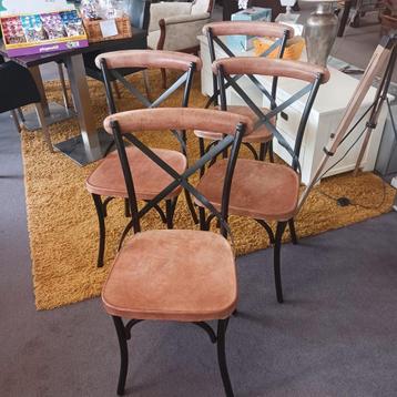 4 vintage look stoelen van metaal. beschikbaar voor biedingen