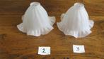 2 vintage Glazen lampenkapjes, Gebruikt, Wit, Rond, Ophalen of Verzenden
