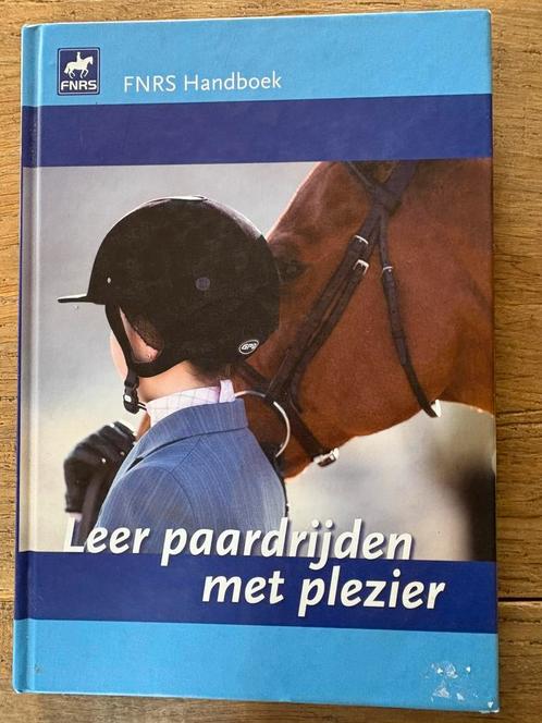 Leer paardrijden met plezier (FNRS handboek), Boeken, Dieren en Huisdieren, Zo goed als nieuw, Paarden of Pony's, Ophalen of Verzenden