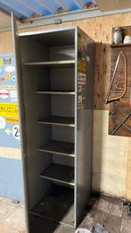 Houten kast voor in een schuur, Ophalen of Verzenden, Gebruikt