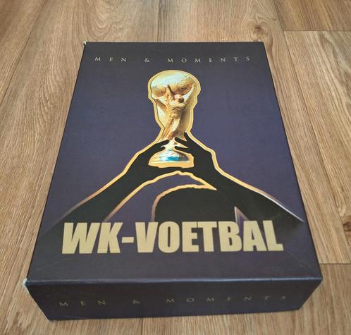 6 WK boeken in bijzondere cassette van VI, Verzamelen, Sportartikelen en Voetbal, Zo goed als nieuw, Boek of Tijdschrift, Ophalen of Verzenden