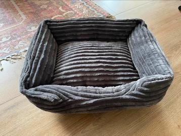 Kattenmandje beschikbaar voor biedingen
