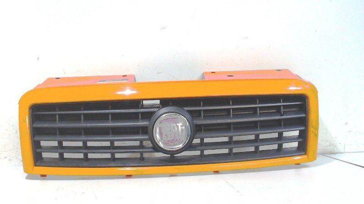 Grille Fiat Doblo, Auto-onderdelen, Overige Auto-onderdelen, Fiat, Gebruikt, Herkomst onderdeel bekend, 12 maanden garantie, Ophalen of Verzenden
