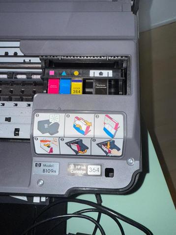 HP Photosmart B109n + 8 inktcartridges, Werkt goed beschikbaar voor biedingen