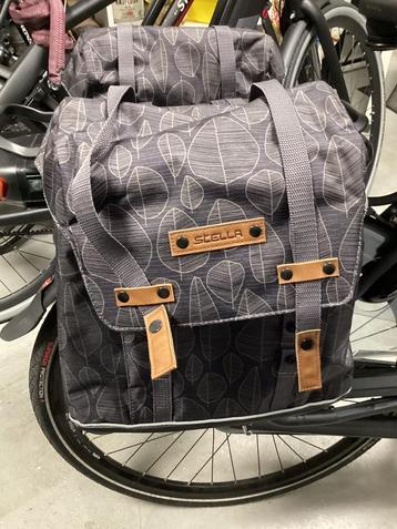 Stella dubbele fietstas als nieuw! beschikbaar voor biedingen