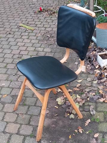 Retro eetkamerstoelen, vintage stoelen Pastoe stijl  beschikbaar voor biedingen