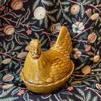 Engels brocante  kip op nest dekschaal /eierschaal, Antiek en Kunst, Ophalen of Verzenden