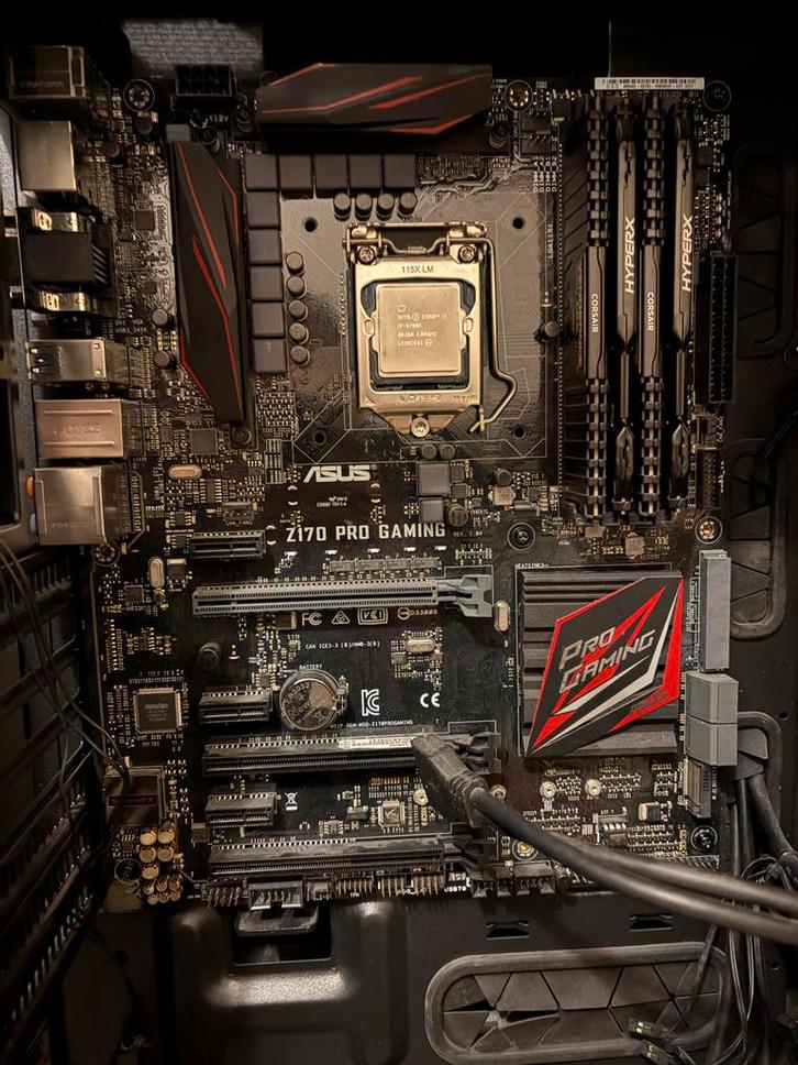 Asus Z170 Pro Gaming moederbord met I7 7700k processor, Computers en Software, Moederborden, Zo goed als nieuw, Intel, DDR4, Ophalen of Verzenden