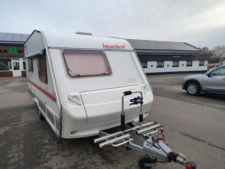 Beyerland 440 Lite LB - 2002 - Goed onderhouden, Caravans en Kamperen, Caravans, Particulier, tot en met 4, 750 - 1000 kg, Standaardzit