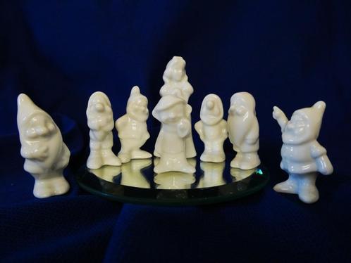Sneeuwitje en de Zeven Dwergen in wit porselein beeldjes, Antiek en Kunst, Antiek | Porselein, Ophalen of Verzenden