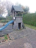 Houten speelhuisje met glijbaan, Kinderen en Baby's, Speelgoed | Buiten | Speeltoestellen, Ophalen, Gebruikt, Glijbaan