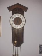 Antieke Wandklok met Slinger, Antiek en Kunst, Antiek | Klokken, Ophalen of Verzenden