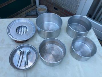 Lichtgewicht aluminium pannenset beschikbaar voor biedingen