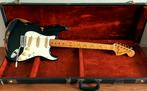 Fender Stratocaster 1974 Black Over Sunburst Relic, Muziek en Instrumenten, Ophalen