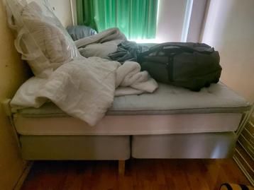boxspring 160 x 200 praktisch nieuw wegens omstandigheden beschikbaar voor biedingen