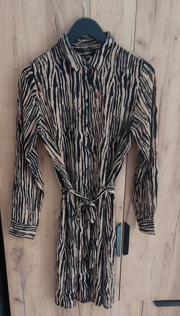 VERO MODA Jurk zwarr beige roodotanje print M🙂, Kleding | Dames, Jurken, Nieuw, Maat 38/40 (M), Zwart, Onder de knie, Ophalen of Verzenden