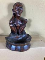 Houten beeldje van een zittende man met asbak, Ophalen of Verzenden