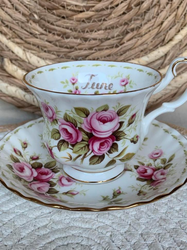 Royal Albert Kop en Schotel - Juni, Antiek en Kunst, Antiek | Keramiek en Aardewerk, Ophalen of Verzenden