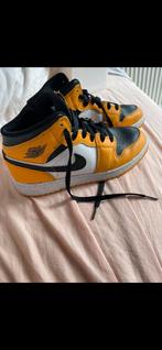 Nike jordan midi 38, Kleding | Dames, Schoenen, Ophalen of Verzenden, Zo goed als nieuw, Zwart, Sneakers of Gympen
