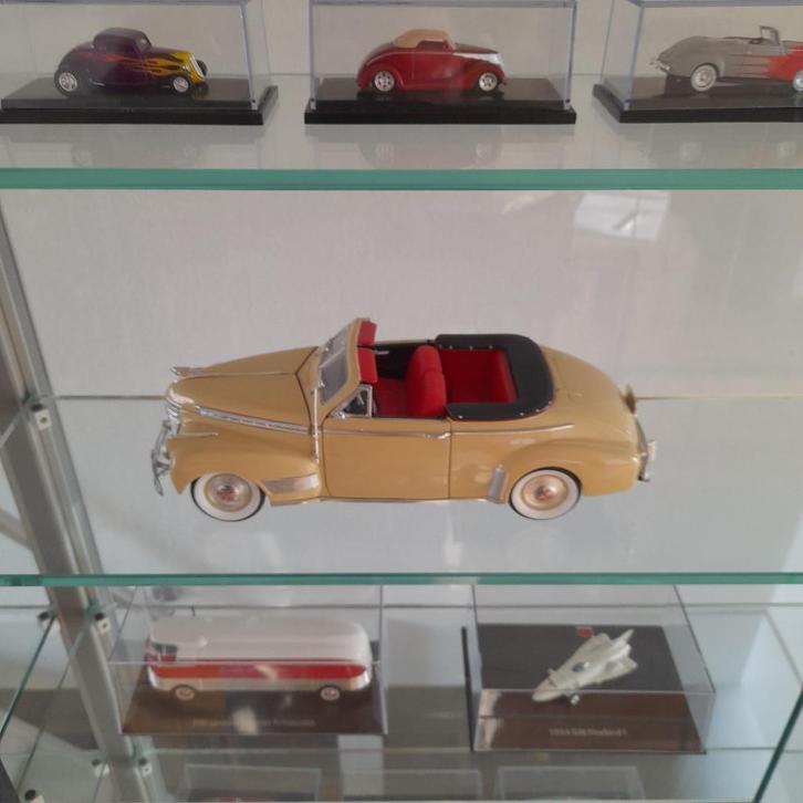 Universal Hobbies 1941 Chevrolet de Luxe, Hobby en Vrije tijd, Modelauto's | 1:18, Zo goed als nieuw, Auto, Overige merken, Ophalen of Verzenden