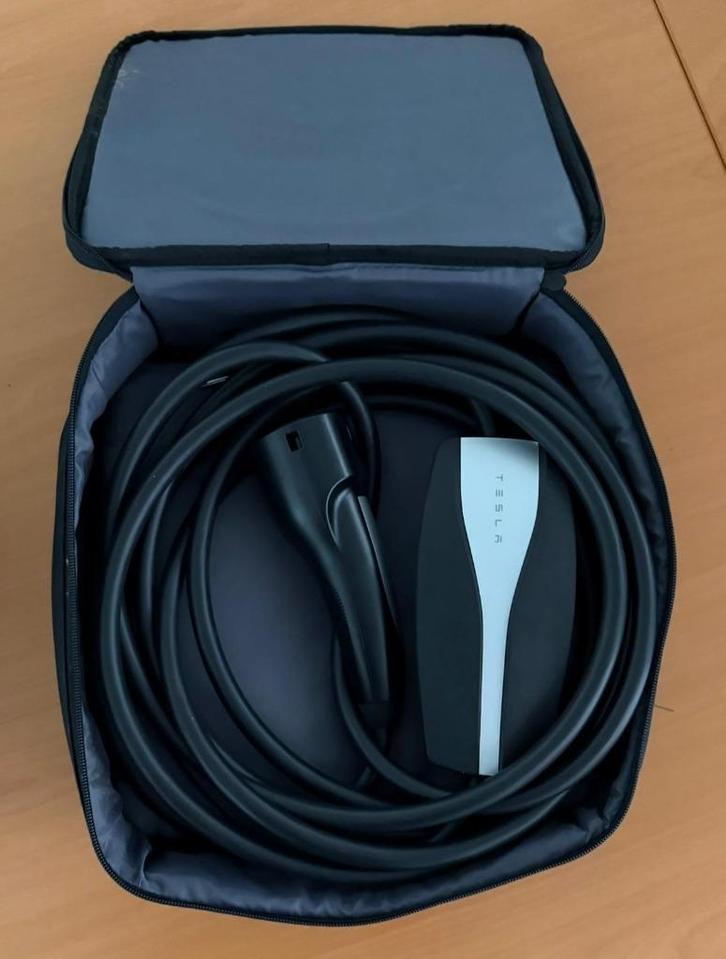 Tesla thuislader mobile charger granny charger, Auto diversen, Laadpalen, Zo goed als nieuw, Laadkabel, Ophalen of Verzenden