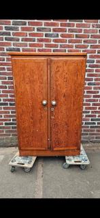 Gratis leuke vintage kast., Ophalen, Gebruikt