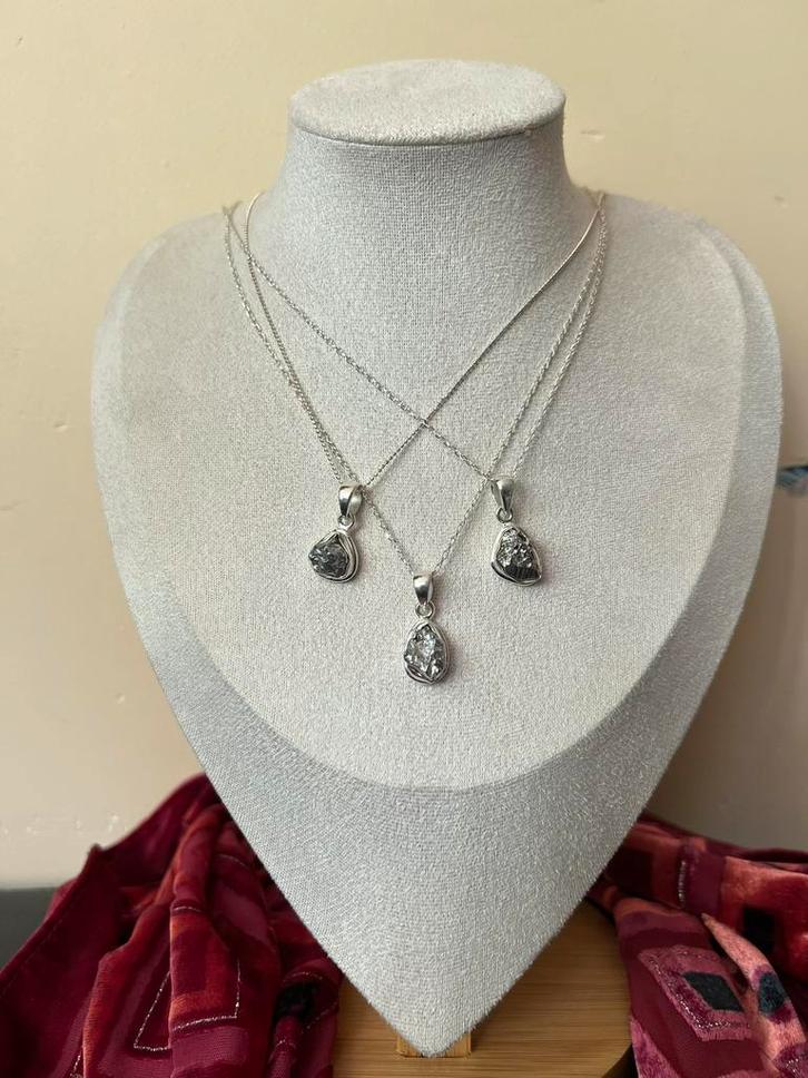 Meteoriet Campo del Cielo hanger beschermt uniek zeldzaam, Sieraden, Tassen en Uiterlijk, Kettingen, Nieuw, Zilver, Zilver, Met edelsteen