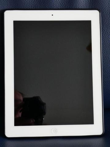 Apple iPad Retina Wi-Fi 32GB Wit met skin (beschermhoes) beschikbaar voor biedingen