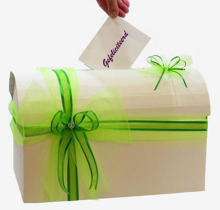 Zeer mooie enveloppendoos versiert met groene tule., Hobby en Vrije tijd, Feestartikelen, Nieuw, Feestartikel, Geboorte of Huwelijk