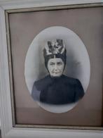 Antiek portret oude dame in houten lijst, Antiek en Kunst, Kunst | Tekeningen en Foto's, Ophalen of Verzenden