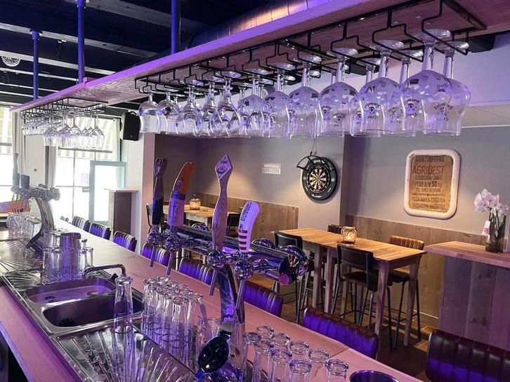 Complete inrichting café horeca inventaris zgan, Zakelijke goederen, Horeca | Meubilair en Inrichting, Complete inventaris, Gebruikt