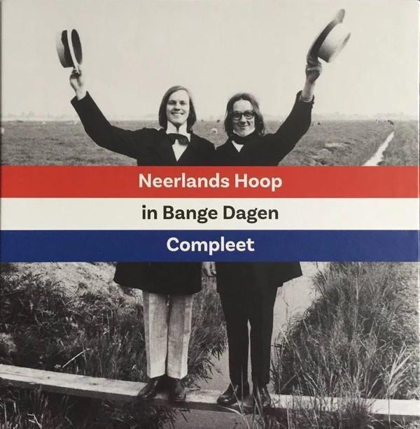 NEERLANDS HOOP IN BANGE DAGEN COMPLEET BOX SET, Cd's en Dvd's, Dvd's | Cabaret en Sketches, Nieuw in verpakking, Stand-up of Theatershow