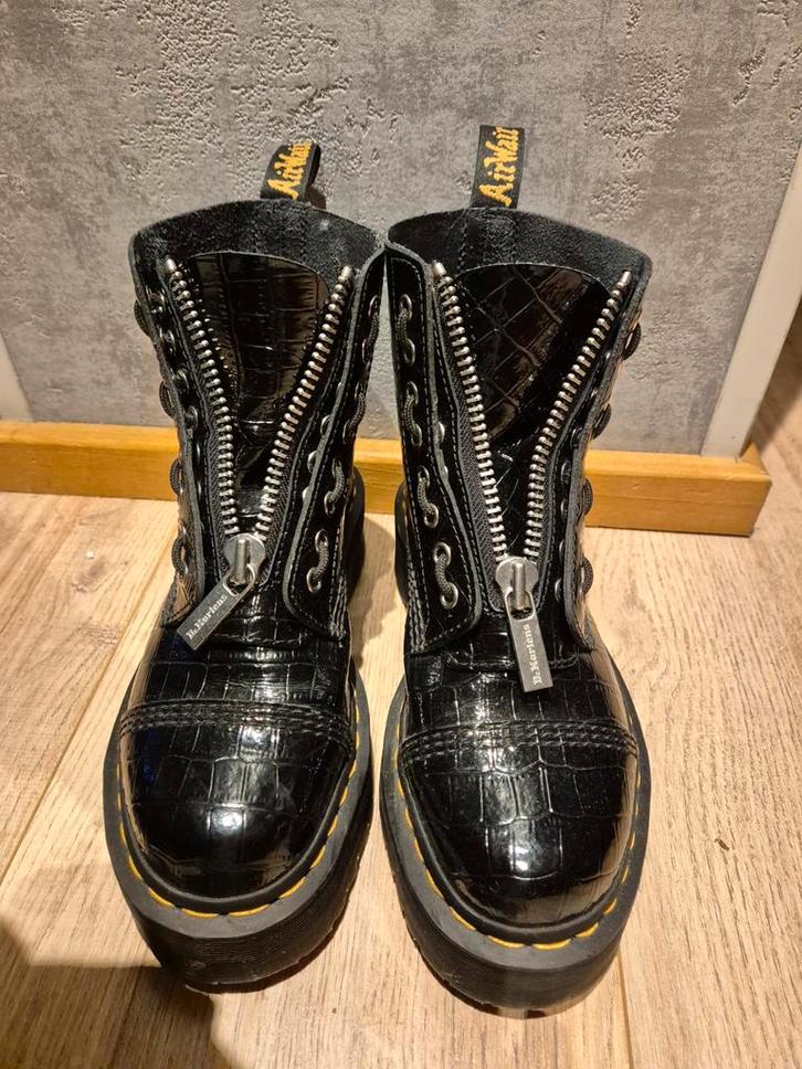 Dr. Martens Sinclair platform croc look maat38, Kleding | Dames, Schoenen, Zo goed als nieuw, Lage of Enkellaarzen, Zwart, Ophalen of Verzenden