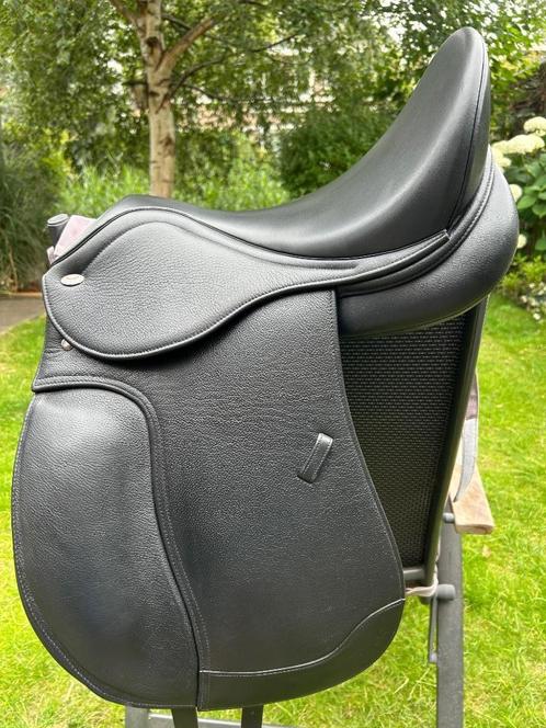 Tekna letek 17" dressuurzadel in zeer goede staat, Dieren en Toebehoren, Paarden en Pony's | Zadels, Zo goed als nieuw, Dressuur