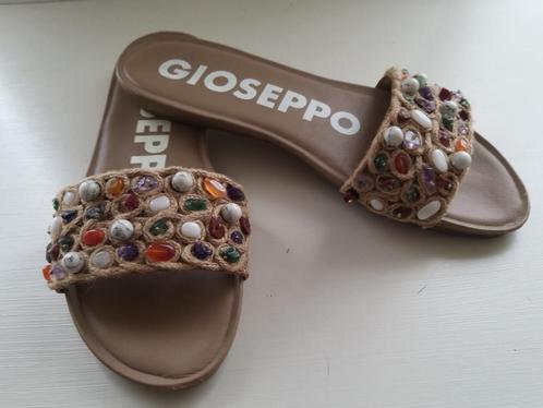 Gioseppo zgan ibiza style steentjes slippers, maat 41, Kleding | Dames, Schoenen, Zo goed als nieuw, Slippers, Bruin, Ophalen of Verzenden