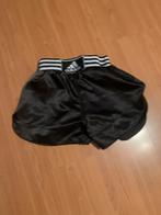 Kickboks short Adidas maat S, Sport en Fitness, Vechtsporten en Zelfverdediging, Overige, Ophalen of Verzenden, Zo goed als nieuw