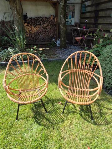 Rohe stoeltjes  beschikbaar voor biedingen