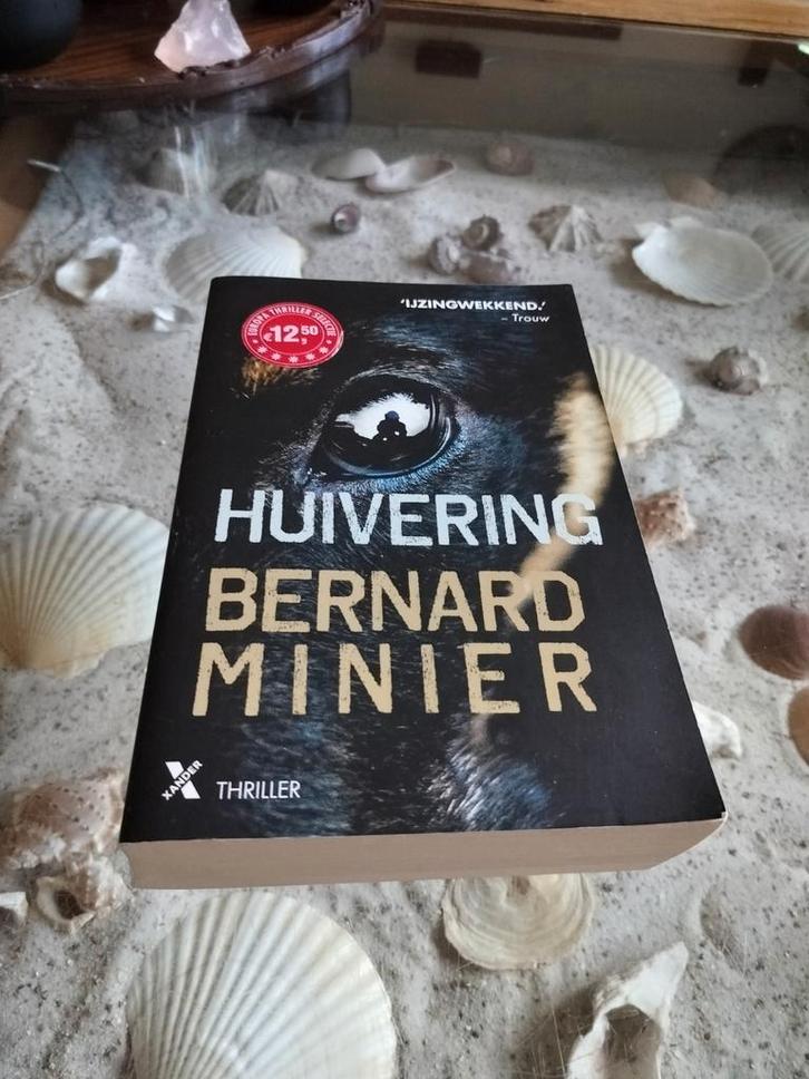 Bernard Minier - Huivering, Boeken, Thrillers, Zo goed als nieuw, Ophalen of Verzenden