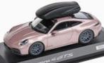 Spark 1:43 Porsche 992-2 Carrera 4 GTS roof box Frozen Berry, Verzenden, Nieuw, Auto, Overige merken