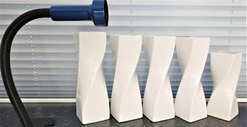 5  witte Vintage  Swirl Vazen -vaas - retro keramiek - beschikbaar voor biedingen