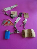 13 oude sleutels aan label sleutel koffer slot sleuteltjes, Ophalen of Verzenden